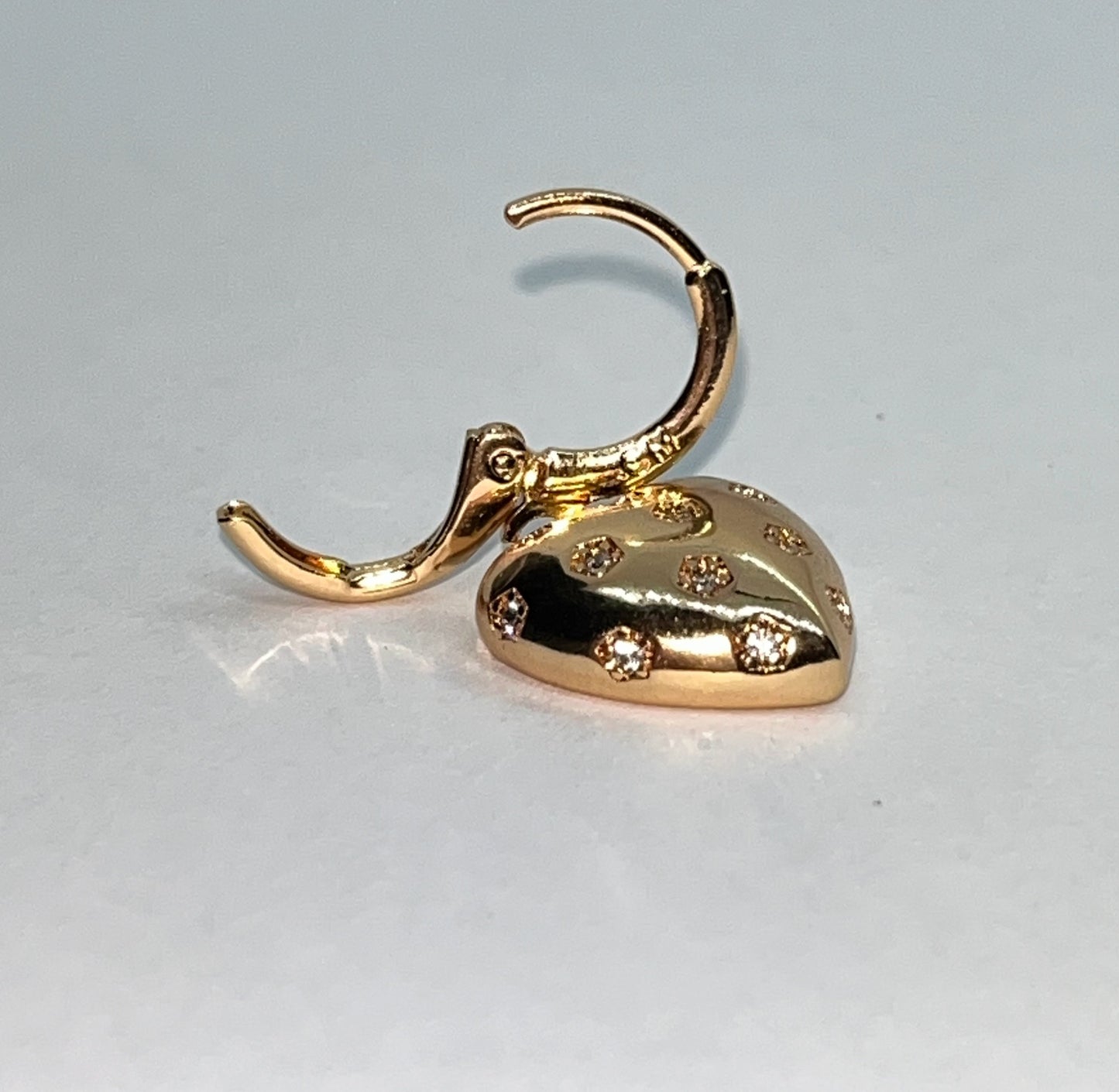 MEDICININIO METALO AUSKARAI