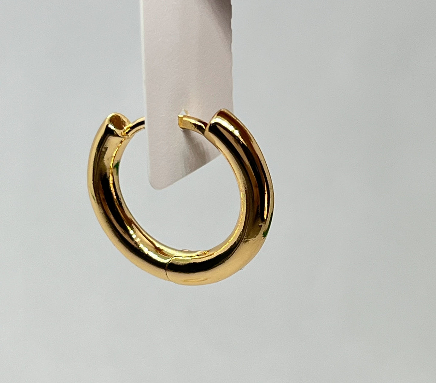 MEDICININIO METALO AUSKARAI